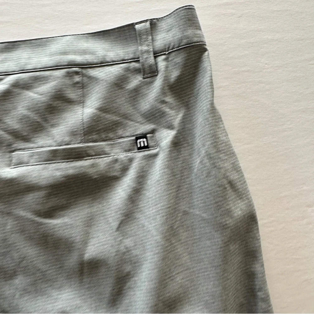 Travis Mathew Golf Shorts Gray Size 38
